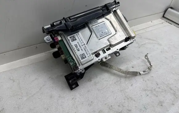 Tesla Model Y Other control units/modules 168443500H 170612700B PGT22259A01377