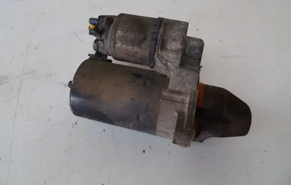 Suzuki Swift I Starter motor