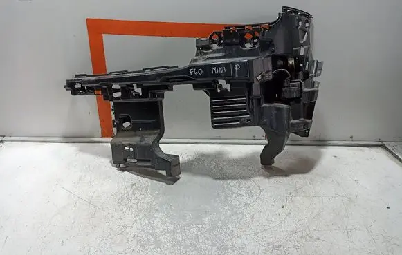 Mini Cooper Countryman F60 Rear bumper mounting bracket 7389358