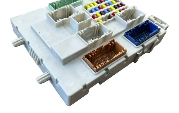 Ford Focus Comfort/convenience module gv6t14a073ef 30S599F16P07