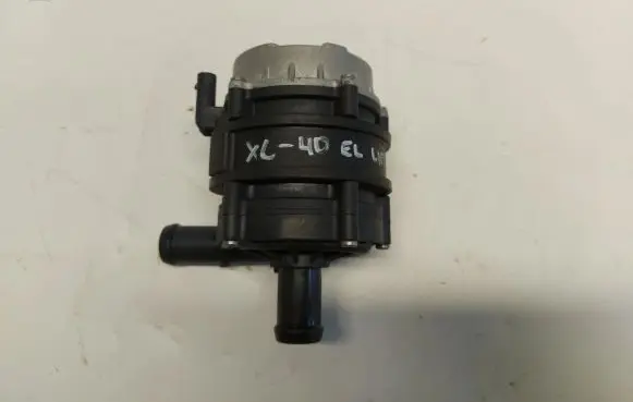Volvo XC40 Water pump 32257969