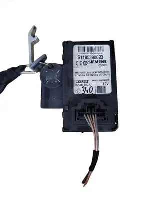 Renault Scenic II - Grand scenic II Ignition lock 8200125077