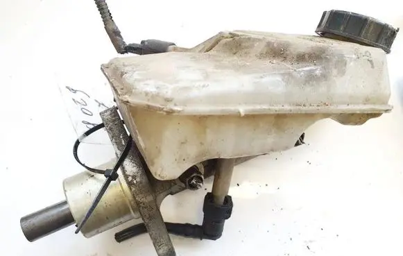 Master brake cylinder