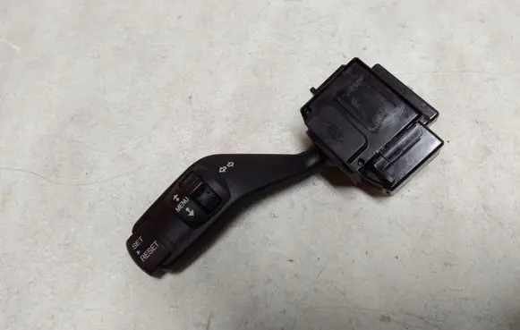 Ford Focus Indicator stalk 17D940