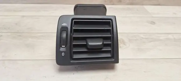 Volvo V50 Dashboard side air vent grill/cover trim Y01128
