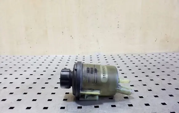 Volvo XC70 Power steering fluid tank/reservoir 31302576