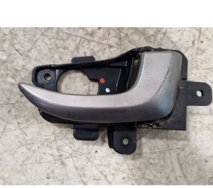 Hyundai Sonata Front door interior handle 82623