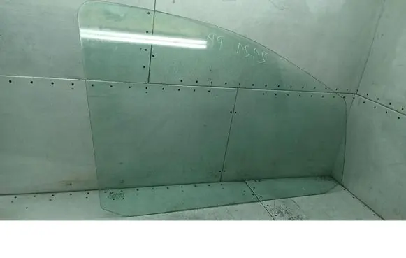Ford Galaxy Front door window glass four-door 