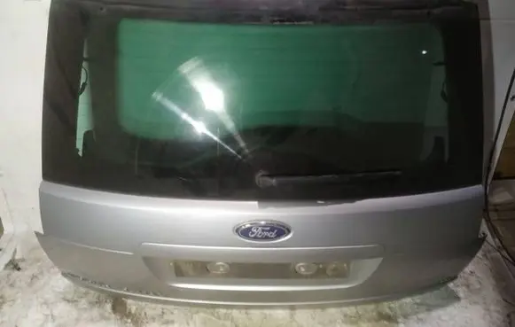 Ford Focus C-MAX Tailgate/trunk/boot lid pilkas