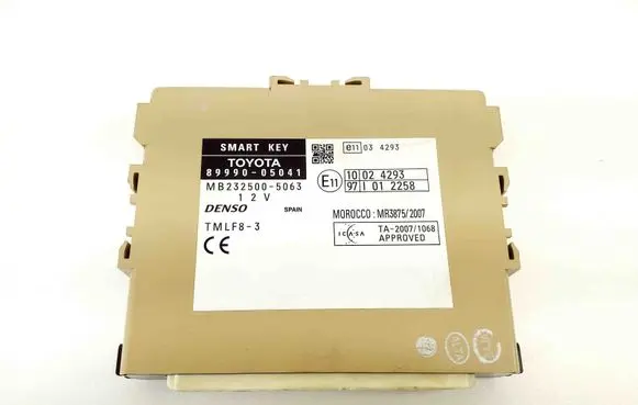 Toyota Avensis T270 Keyless (KESSY) go control unit/module 8999005041