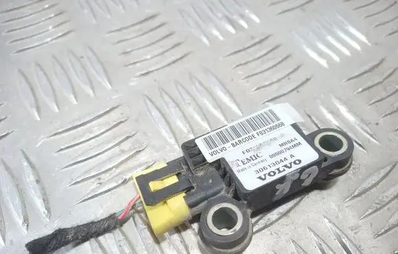 Volvo S40, V40 Airbag deployment crash/impact sensor 30613044A