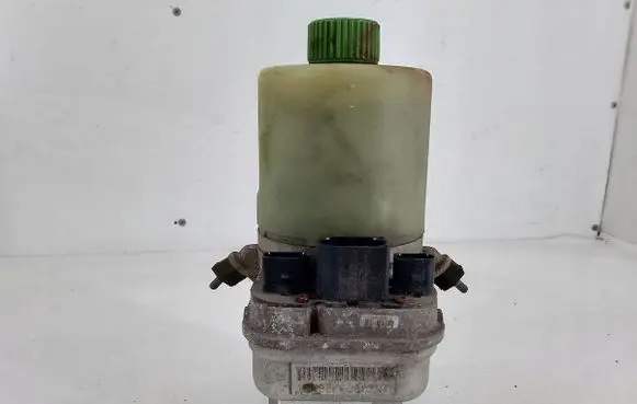 Skoda Fabia Mk2 (5J) Power steering pump