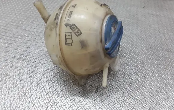 Coolant expansion tank/reservoir