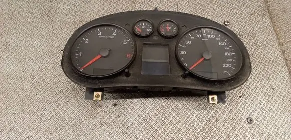 Audi A2 Speedometer (instrument cluster) 8Z0920900A