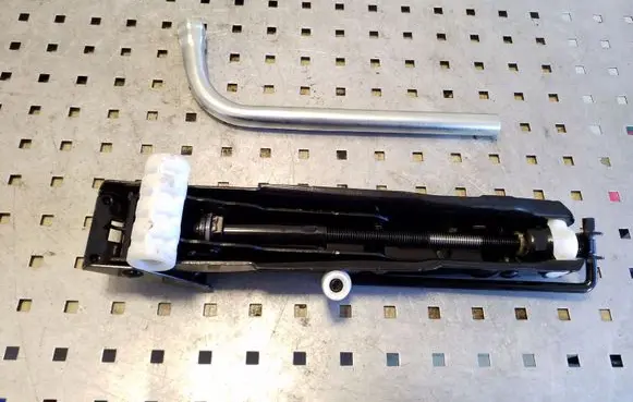 Audi A8 S8 D4 4H Tool set 8N0012219 4H0011031K