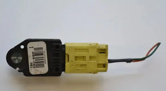 Suzuki Swift I Airbag deployment crash/impact sensor 8983102020