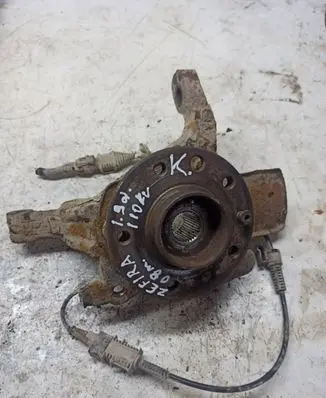 Opel Zafira B Front wheel hub