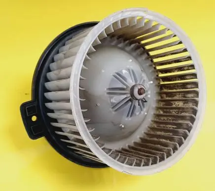 Mitsubishi Space Star Heater fan/blower 0130111191