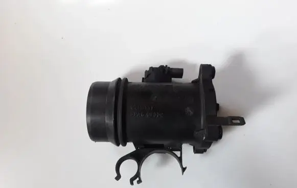BMW 5 F10 F11 Mass air flow meter 8506359