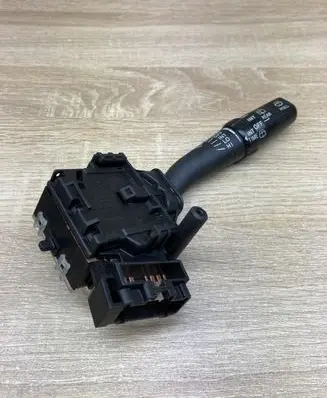 Toyota Avensis T250 Wiper control stalk 8465205150 173654