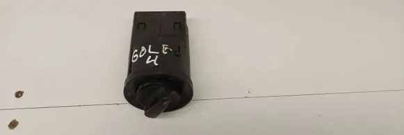 Volkswagen Golf IV Light switch 1C0941531A