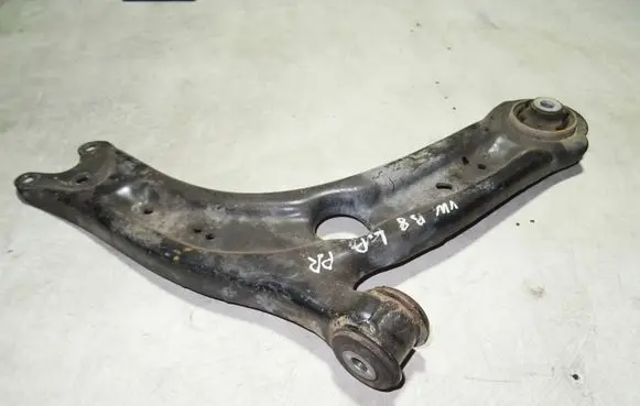 Volkswagen PASSAT B8 Rear control arm 3Q0407154B