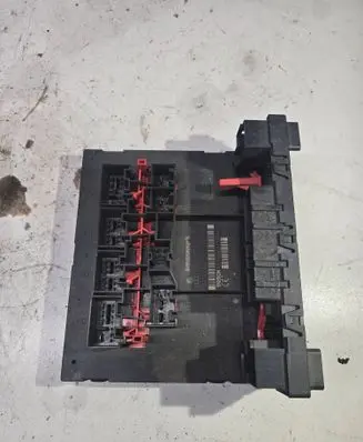 Volkswagen Caddy Comfort/convenience module 1K0937049P