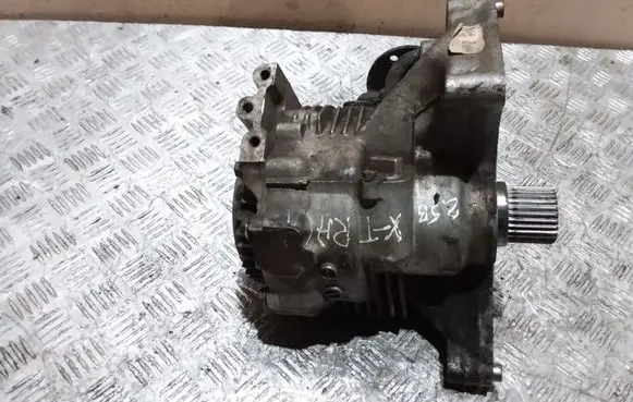 Nissan X-Trail T30 Gearbox transfer box case 8H503