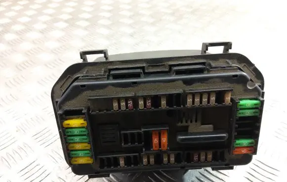 BMW 4 F32 F33 Fuse module