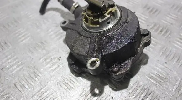 BMW 7 E65 E66 Vacuum pump