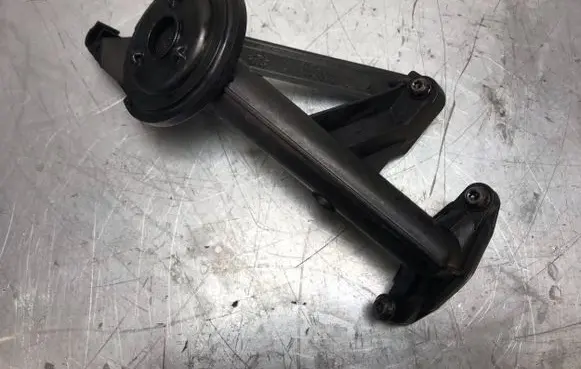 Peugeot 3008 II Oil sump strainer pipe 9643755580