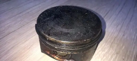 Piston