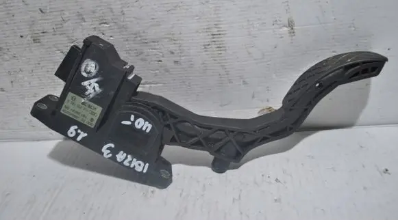 Volkswagen Polo Accelerator throttle pedal 6Q2721503F