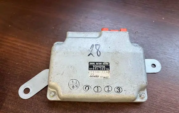Toyota Auris 150 Other control units/modules 8989228010
