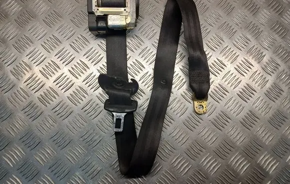 Volkswagen PASSAT B5.5 Front seatbelt 3B1857705D