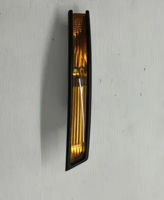 Volkswagen PASSAT B6 Front bumper turn signal 3C0953042J