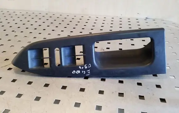 Volkswagen Touran I Front door window switch trim 1T1867371H