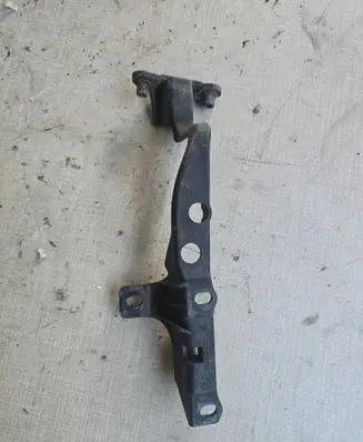 Volkswagen Touareg I Headlight/headlamp mounting bracket 7L0805734