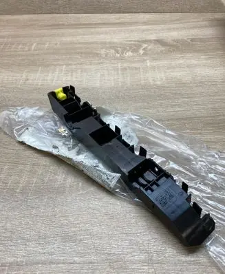 Opel Corsa E Rear bumper mounting bracket 39059838 475498858 LEFTSIDE