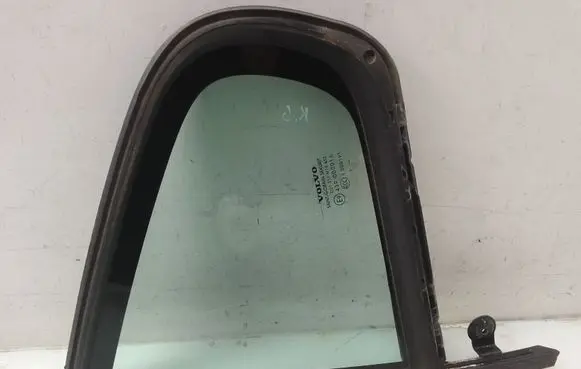 Volvo S60 Rear vent window glass 43R000016