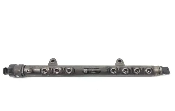 Volvo V70 Fuel main line pipe 30777759 0445215025 31216313