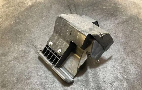 Volvo XC40 Battery bracket 32132530 AD7AZ