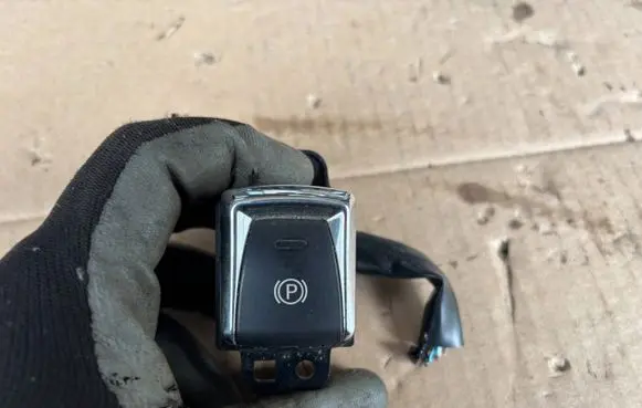 Nissan X-Trail T32 Hand parking brake switch PRZELACZNIKNISSAN