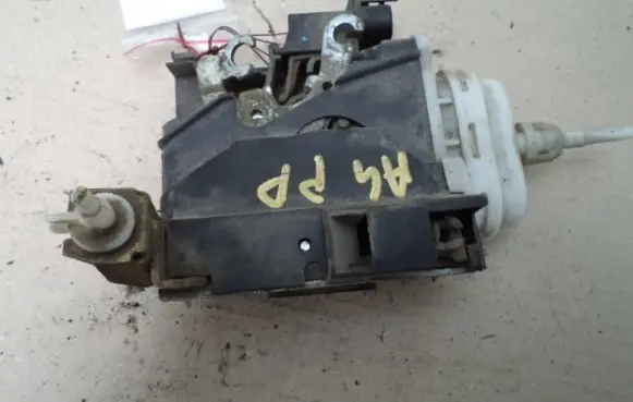Audi A4 S4 B5 8D Front door lock