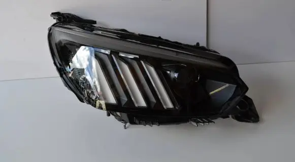 Peugeot 2008 II Headlight/headlamp 9850177480