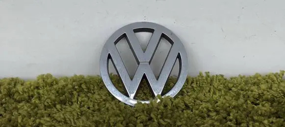 Volkswagen Transporter - Caravelle T3 Manufacturer badge logo/emblem 251853601