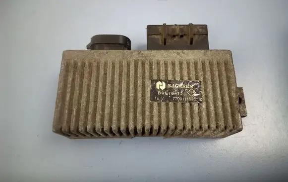Renault Megane I Glow plug pre-heat relay 7700111525