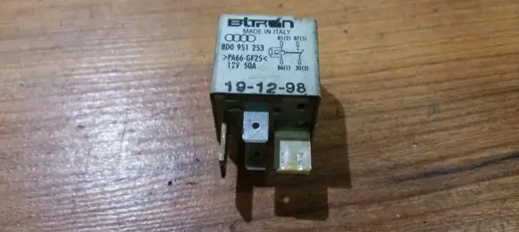 Volkswagen PASSAT B5 Other relay 8d0951253 370