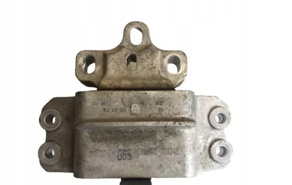 Volkswagen Tiguan Engine mounting bracket 3C0199555S