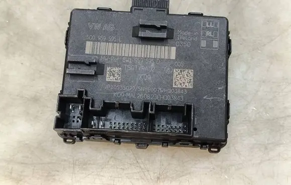 Audi A3 8Y Door control unit/module 5Q0959595L 8W1959595D P10535077